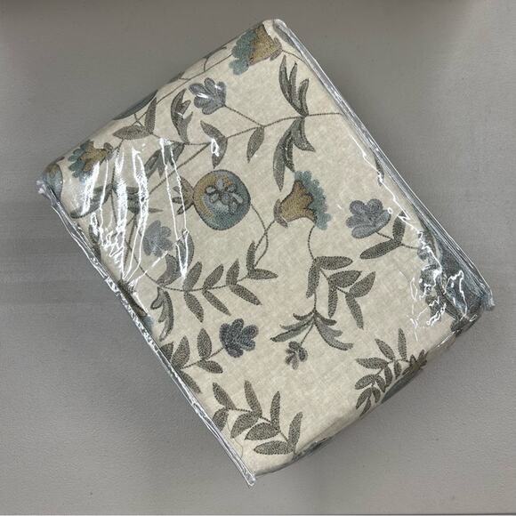 Pottery Barn Lilah Suzani Duvet Cover King / Cal King Floral Embroidered NEW - Picture 5 of 7